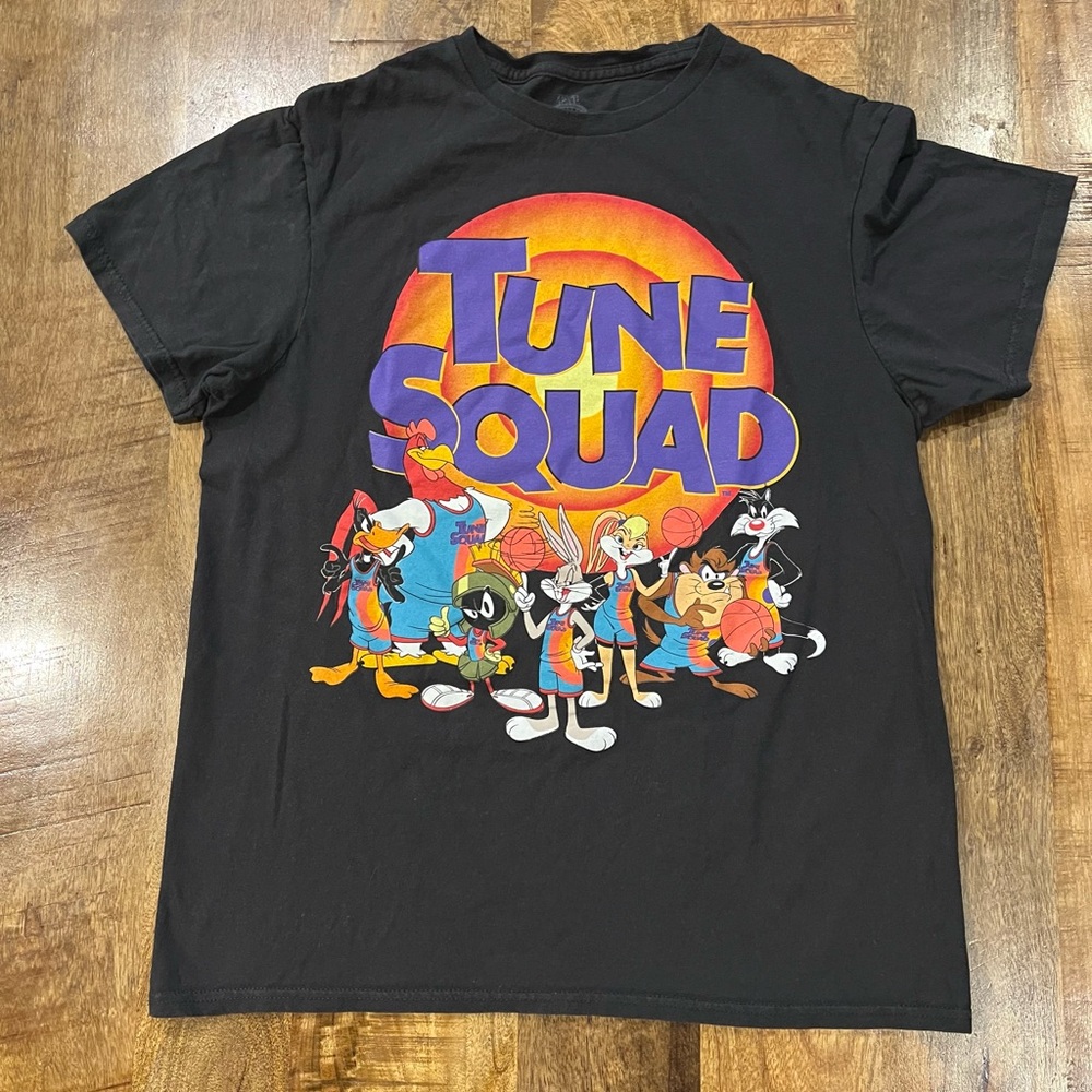 Space Jam Tune Squad men’s tee size medium. 100% cotton.